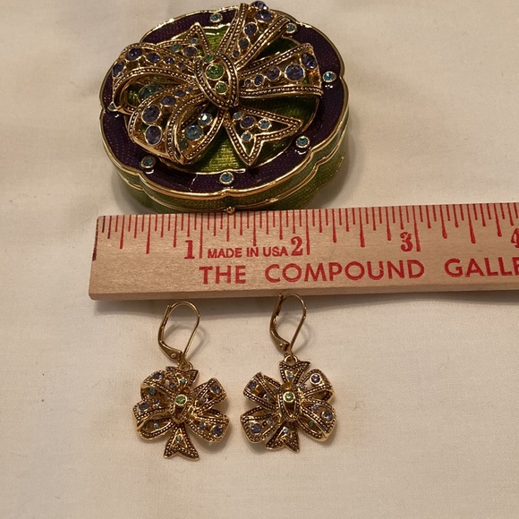 Joan Rivers Collector’s Edition Keepsake Box with Earrings, NWT - Picture 8 of 10